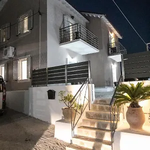 επισκεφθείτε το ξενοδοχείο