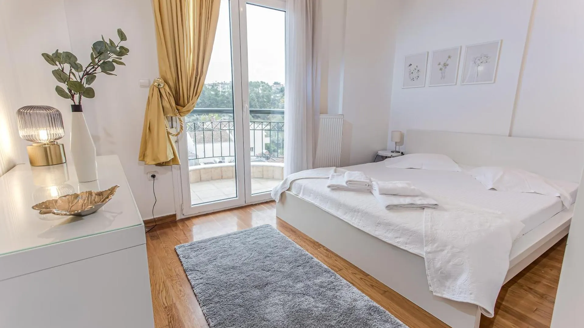 Celestial Garden-Thessaloniki'S Modern, Eclectic Penthouse With An Amazing View And Veranda