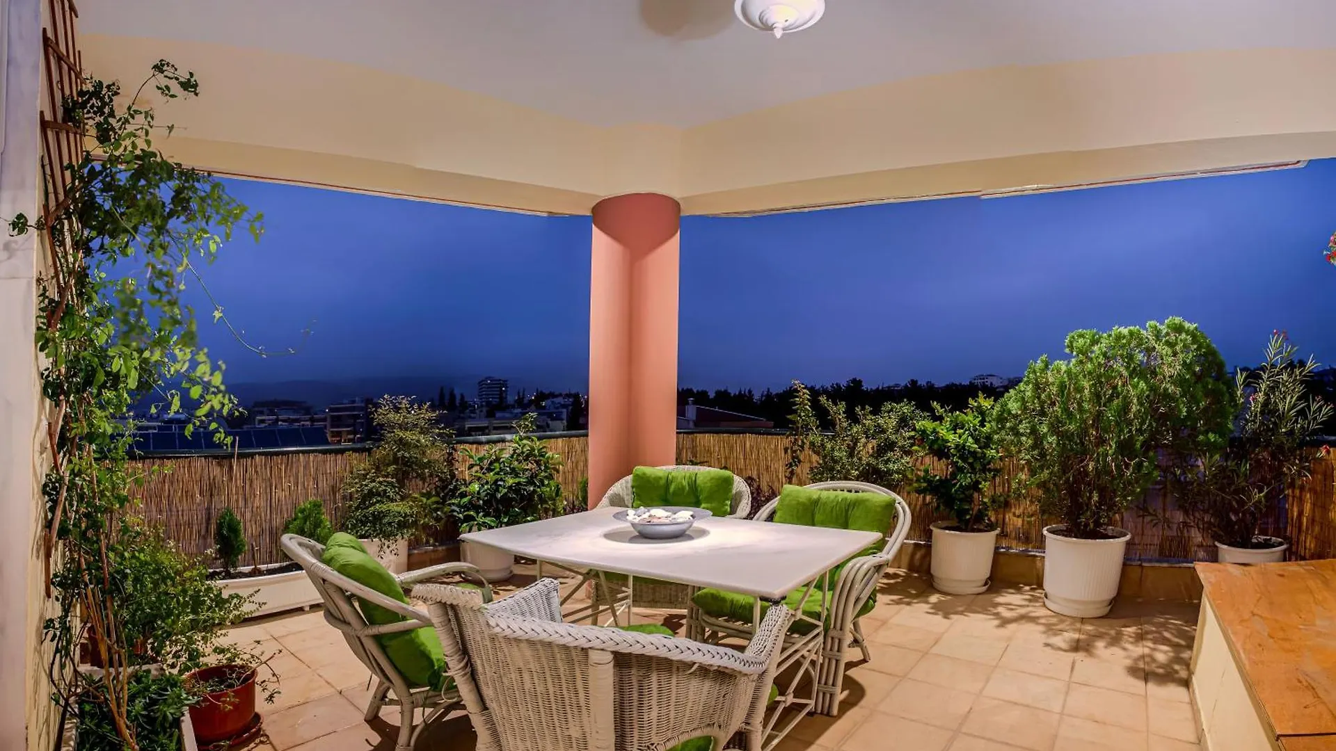 Celestial Garden-Thessaloniki'S Modern, Eclectic Penthouse With An Amazing View And Veranda Apartment Thessaloniki